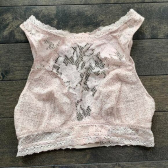 Victoria's Secret Lace Bralette - new with tags - Picture 1 of 2